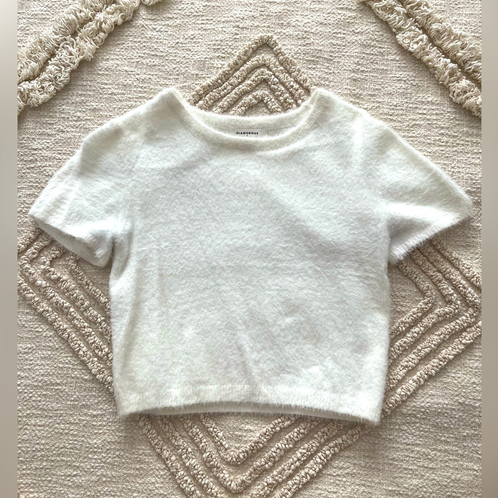 Texture fuzzy white cropped top